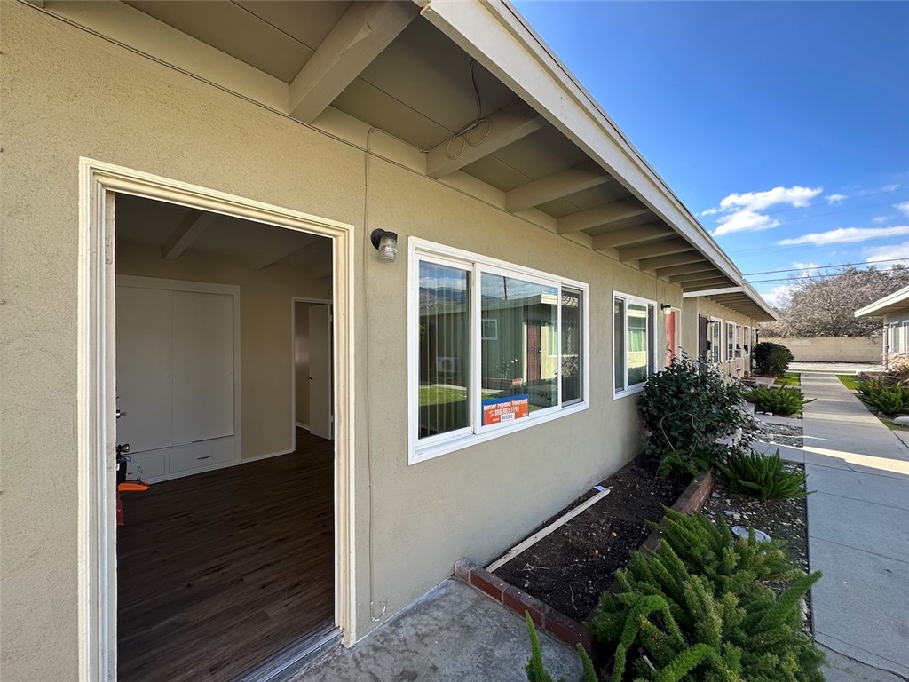1015 N Azusa Ave 03 — photo