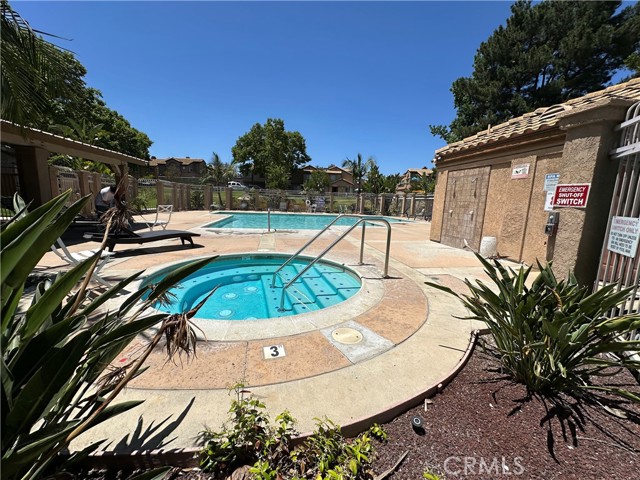 14748 Moon Crest — photo