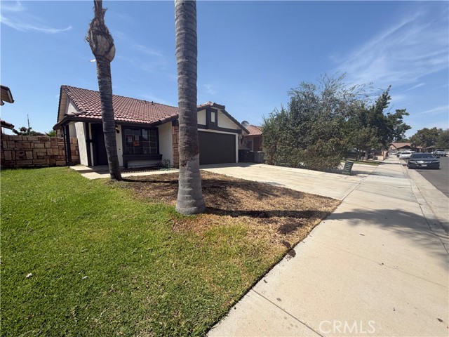 1910 Summertree Dr, Perris, CA 92571 — photo 3