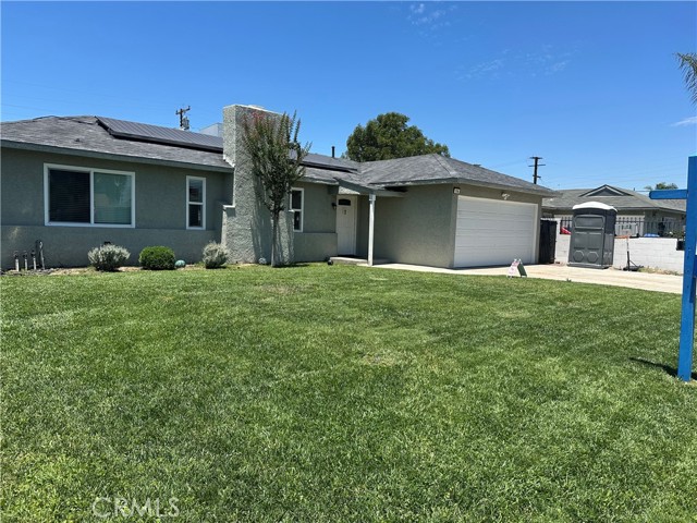 114 S Acacia — photo