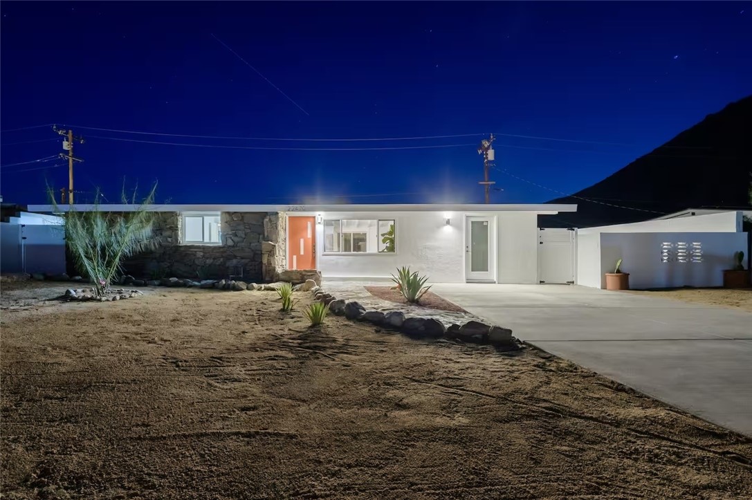 22470 Fawnridge Dr — photo