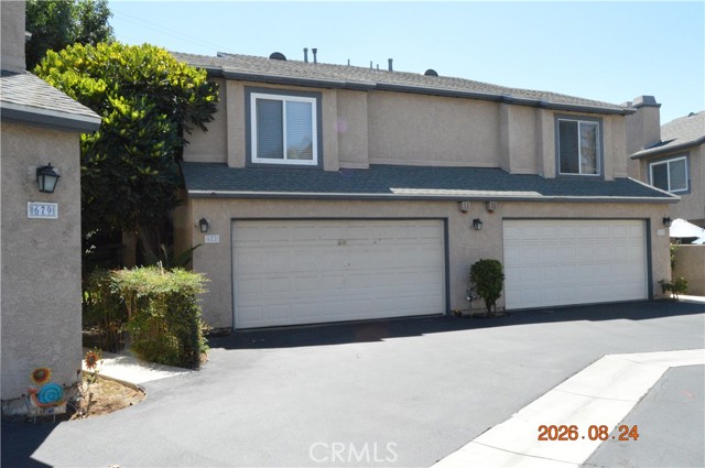 681 N Lark Ellen — photo