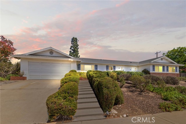 2306 La Sierra Way — photo