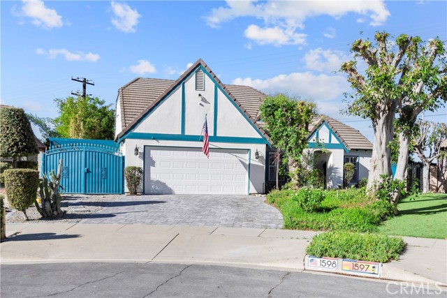 1598 Oakdale Court — photo