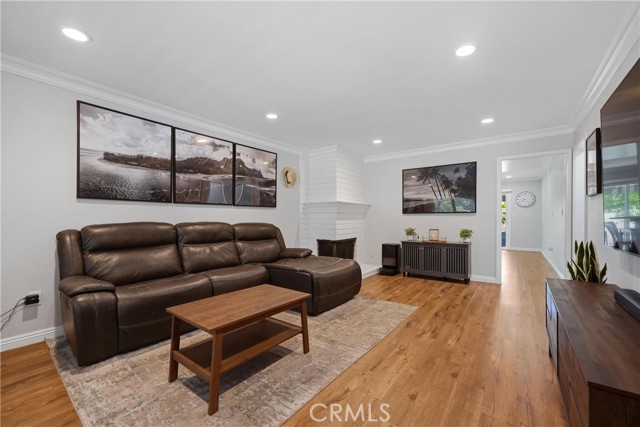 3131 Laurel Ave Unit 9 — photo