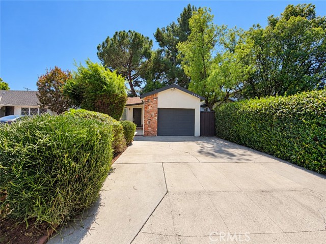 22538 Berdon St — photo