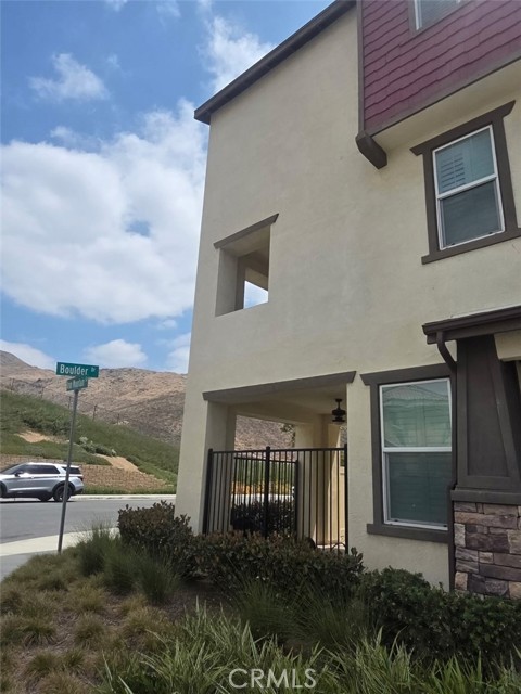 3891 Boulder — photo