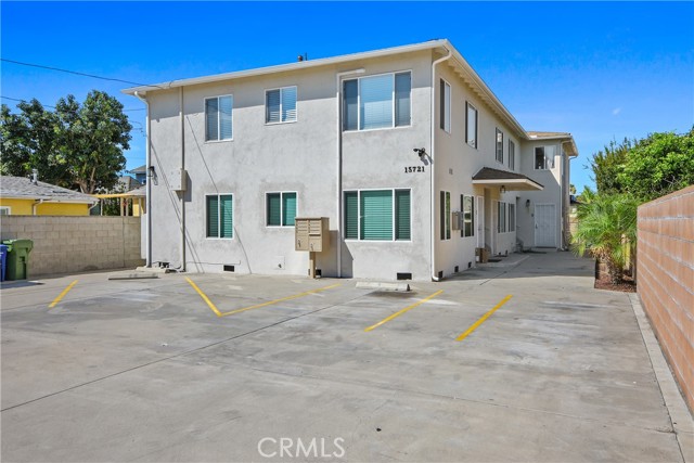 15721 Freeman Ave 6 — photo