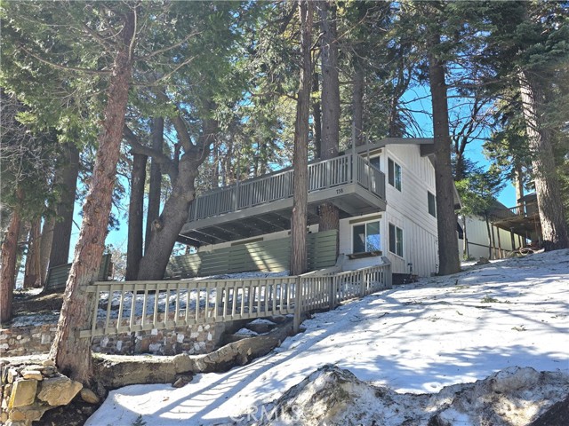 738 W Victoria Ct — photo