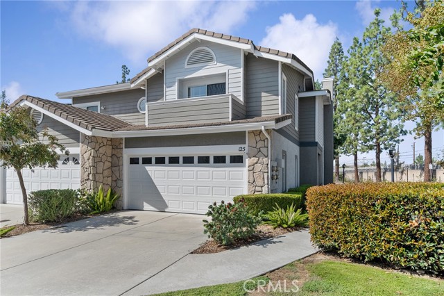 125 Autumn Oaks — photo