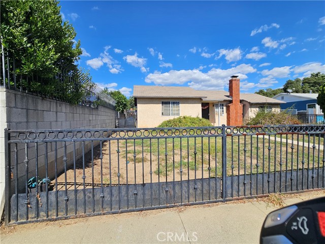 141 E Magnolia — photo
