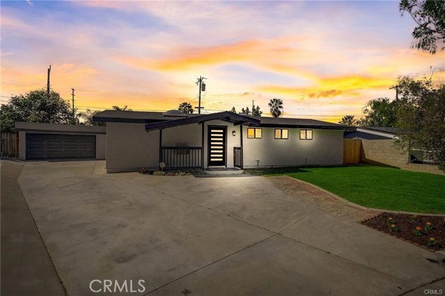 8845 Mentone — photo