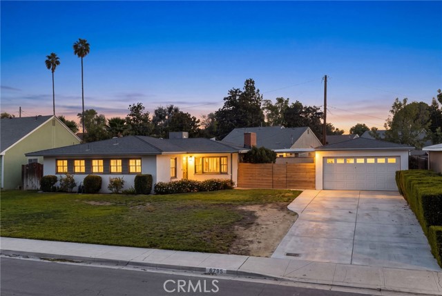 6795 De Anza — photo