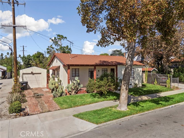 1565 N Palomares — photo