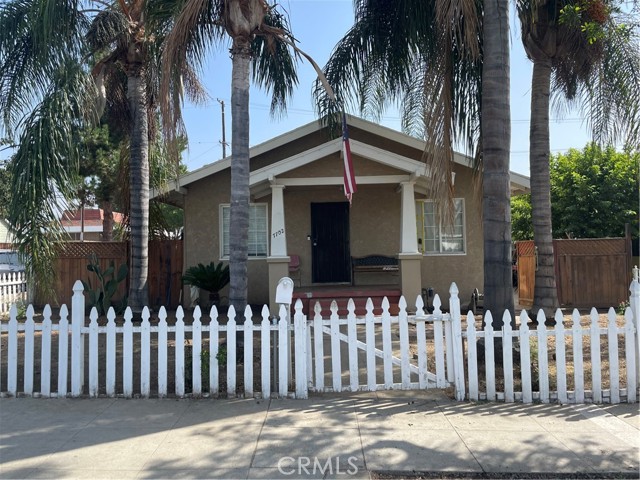 7702 Comstock — photo