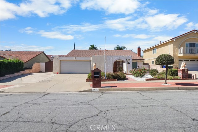 1307 Maywood — photo