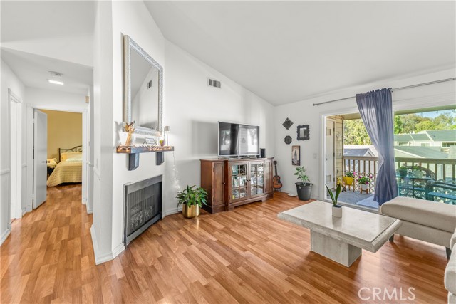 6210 Hartford Rd 201 — photo