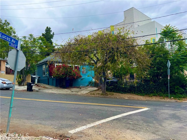 1405 W 2nd — photo