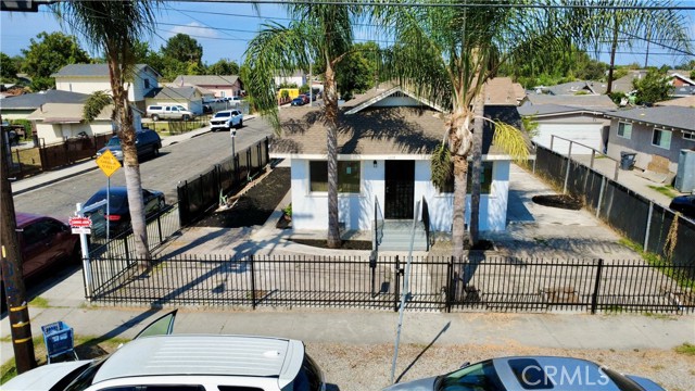 1115 S Acacia — photo