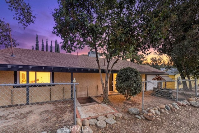 826 Katherine Rd — photo