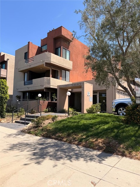 7826 Topanga Canyon Blvd 210 — photo