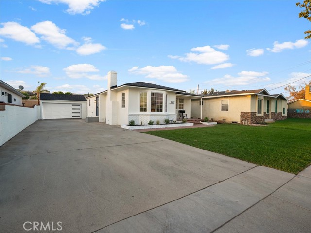 10037 Cedar — photo