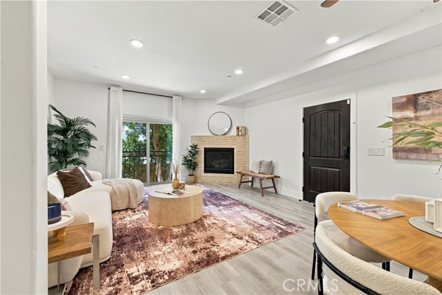 5737 Camellia 118 — photo