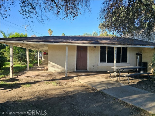 1239 S Vine Ave — photo