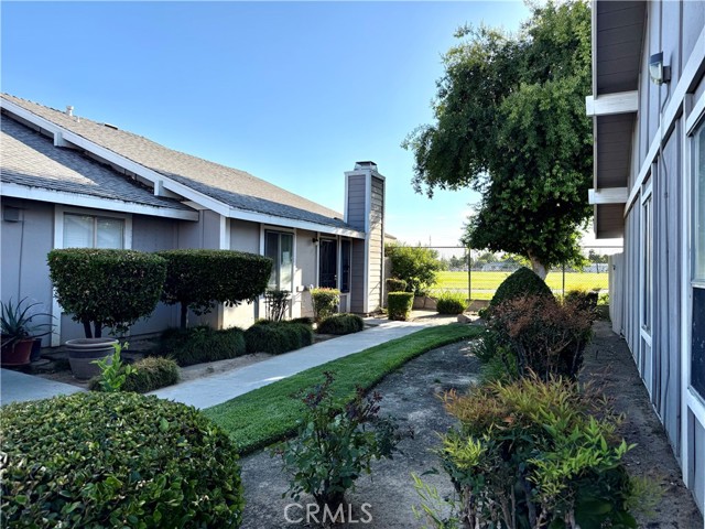 1027 W Dakota 113 — photo