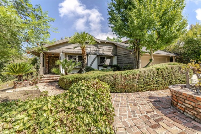 3852 Eureka Dr — photo