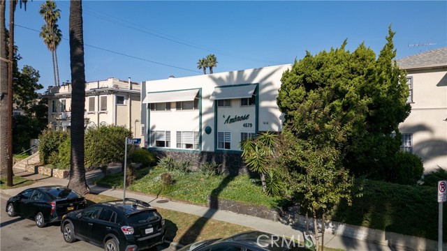 4579 Ambrose Ave 4 — photo