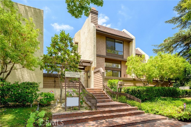 1349 N Columbus 21 — photo