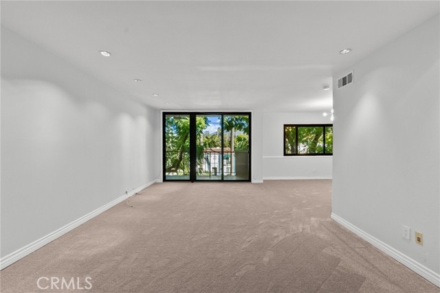 330 W California 316 — photo
