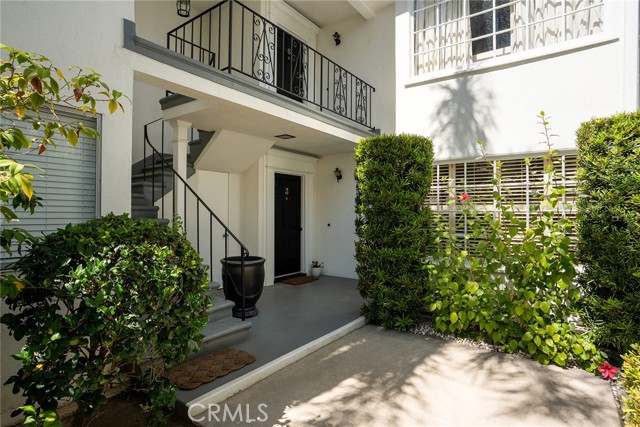 681 S Orange Grove 3 — photo