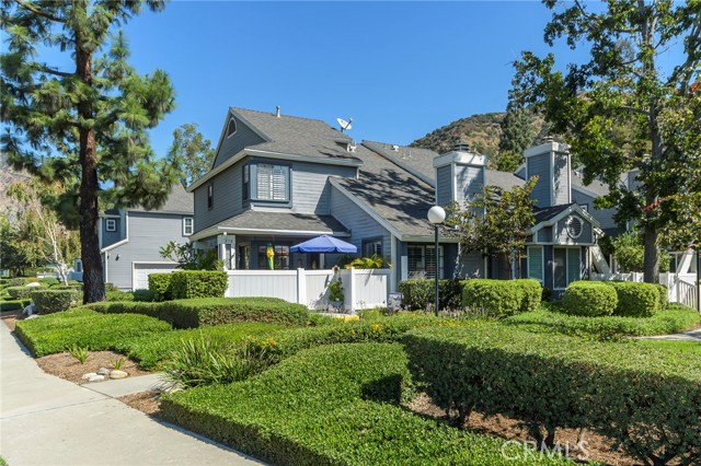 338 338 Monroe Ct — photo
