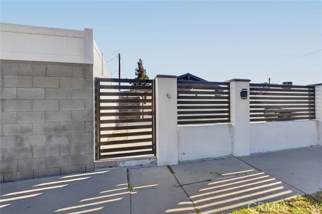 13214 Stagg St — photo