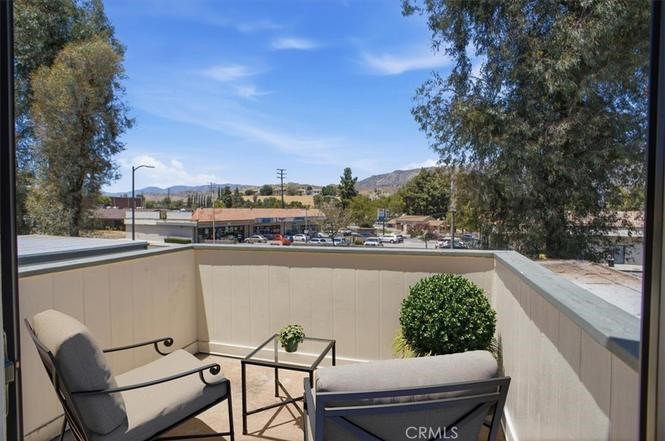 10566 Sunland Blvd 7 — photo