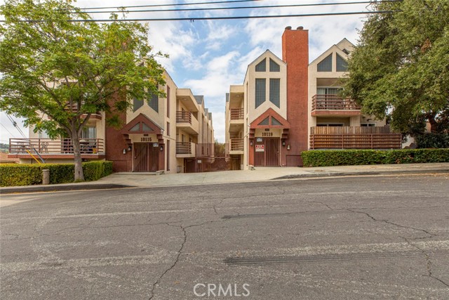 10119 Pinewood Ave 207 — photo