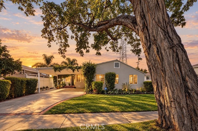 5711 Geyser Ave — photo
