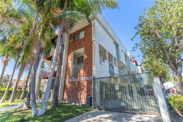 317 W Acacia #4 — photo
