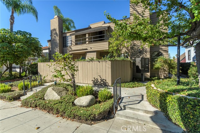 773 S Marengo Ave Unit 3 — photo