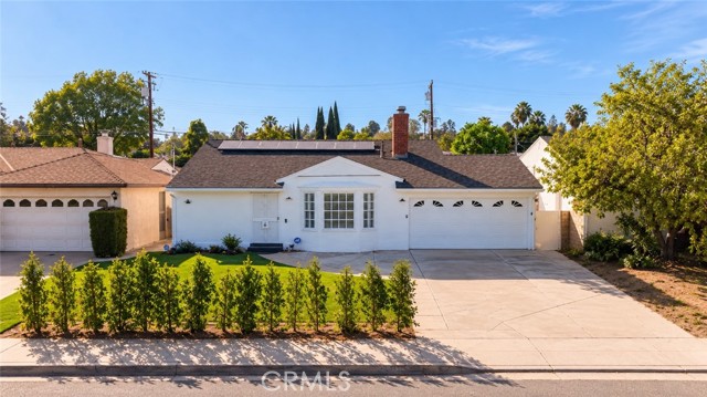 1817 N Hollywood Way — photo