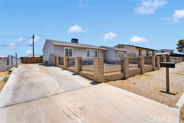 601 Lillian Dr — photo