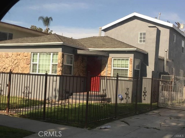 2205 S Spaulding — photo