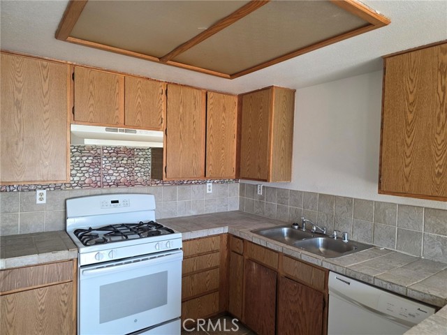 751 Higgins Rd 1 — photo