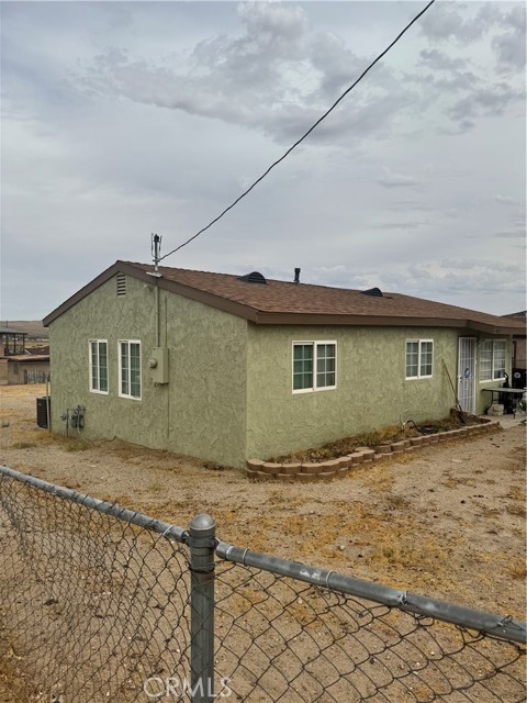 1407 Riverside — photo