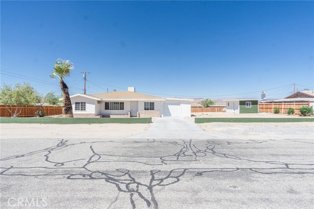 27904 Apache — photo