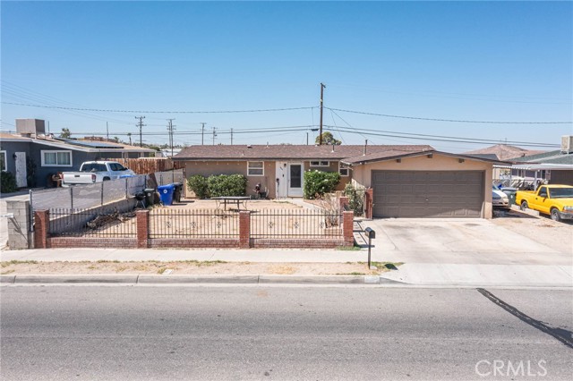 560 S Muriel — photo