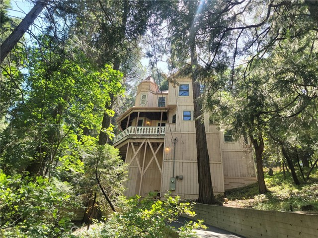 24083 Cresta Dr — photo