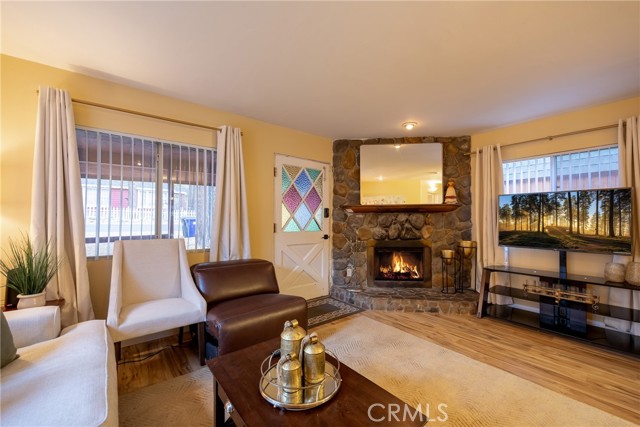 351 Pine Ln — photo